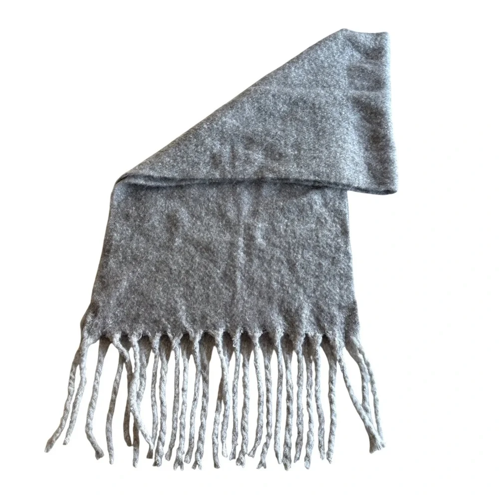 Urban Outfitters Nubby Contrast Fringe Woven Gray Cozy Scarf Wrap 19 x 72